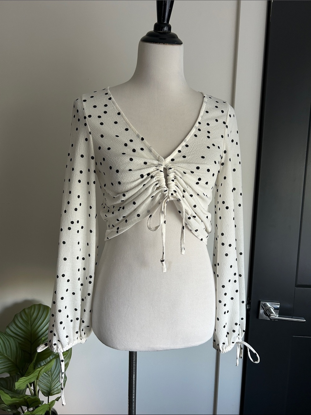 Size 6 black White Polka Dot Ruched crop long sleeve Drawstring Top